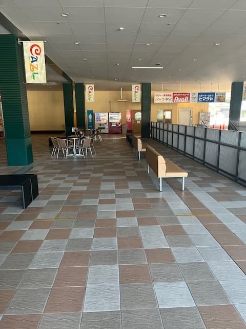 プロモーションに最適な2階しまむら前スペース