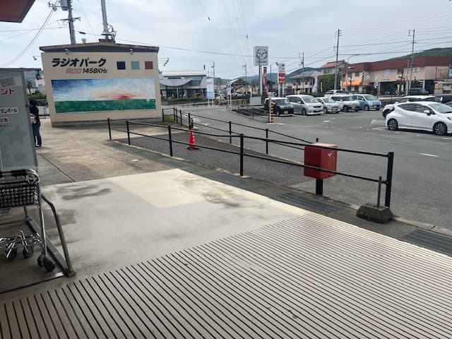 キッチンカーに利用可能な入り口・店外スペース