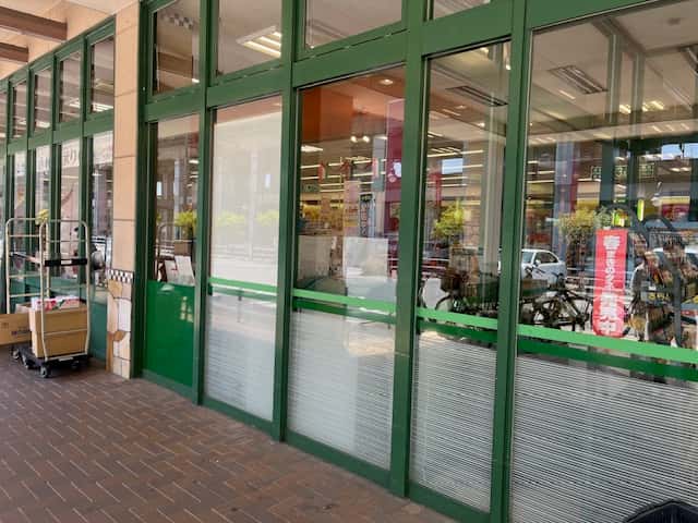 プロモーションイベントに利用可能な軒下スペース