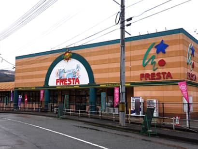 キッチンカーに利用可能な店頭軒下スペース1