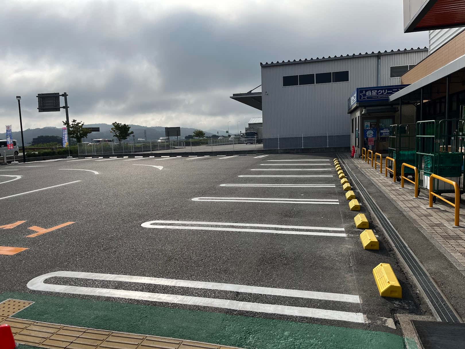 キッチンカーに利用可能な駐車場スペース